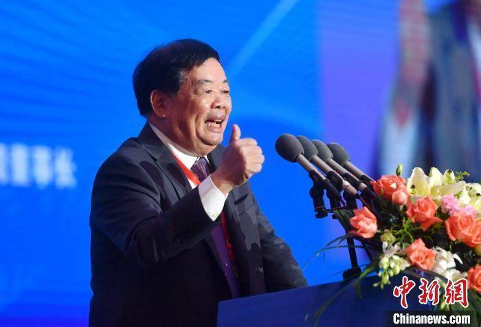 开云体育玻璃贴膜视频教程汽车玻璃曹德旺 玻璃二王“玻璃大王”易主目前是他赢了曹德
