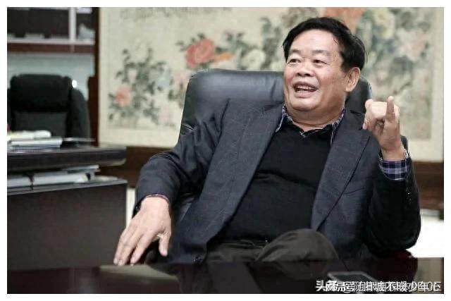 kaiyun登录入口登录车内必备实用物件汽车玻璃玻璃大王曹德旺事迹曹德旺：玻璃大
